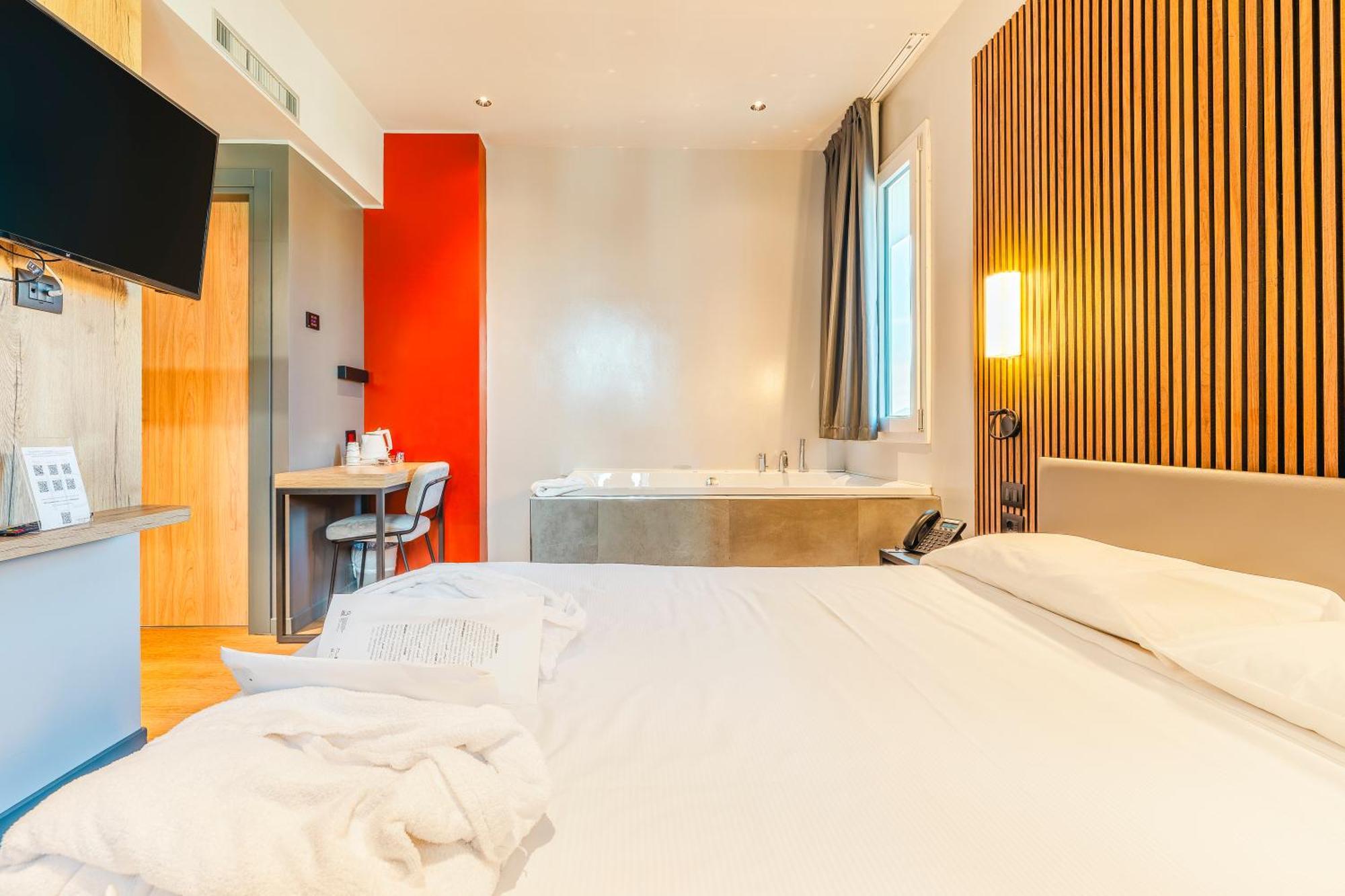 King Room Spa Bath