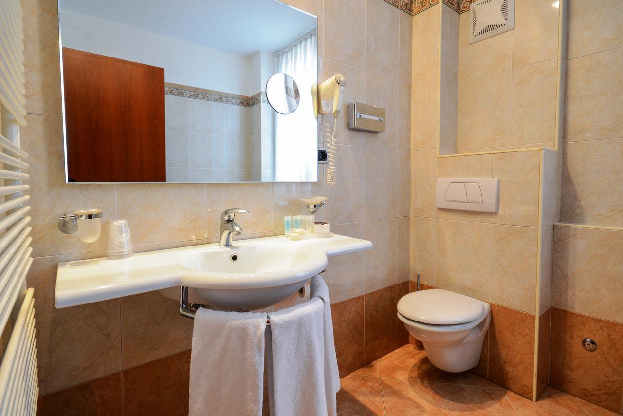 Standard Single Room,1002693705:JPEG